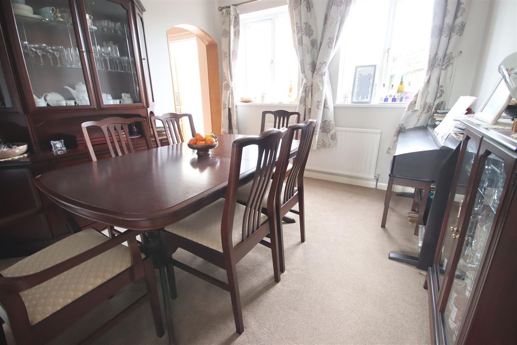 Additional image 7 of 5 bed semi-detached house for saleHardens Close, Chippenham SN15