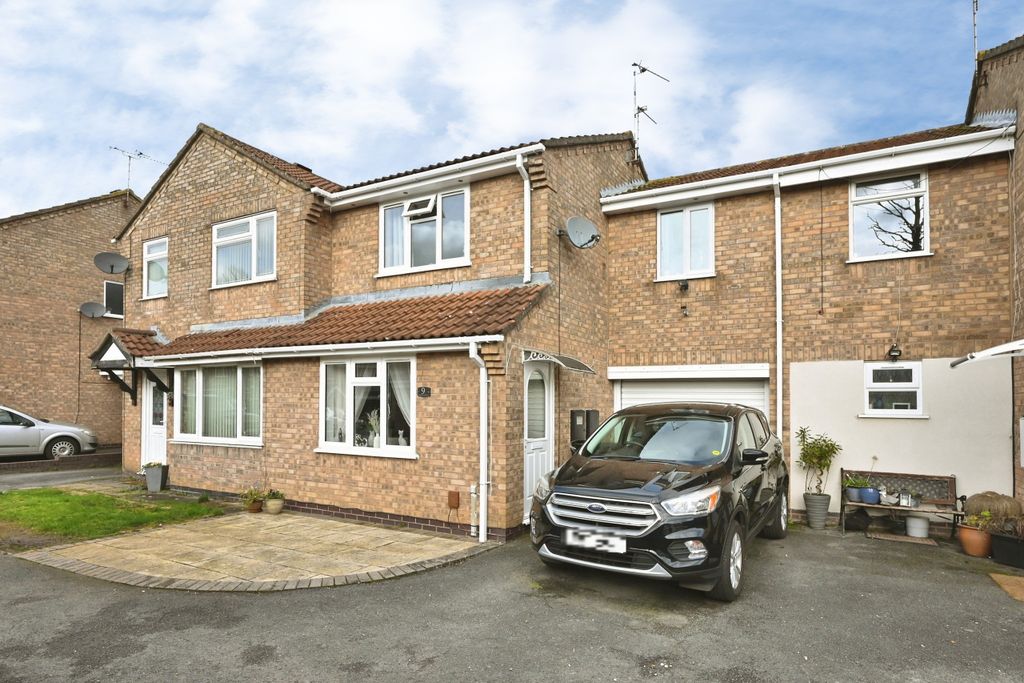3 bed terraced house for saleYarrow Close, Hamilton, Leicester, Leicestershire LE5