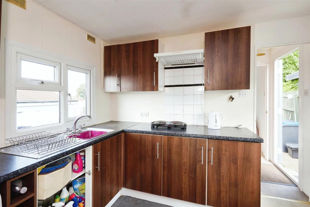 Additional image 6 of 1 bed mobile/park home for saleHolders Road, Amesbury, Salisbury SP4
