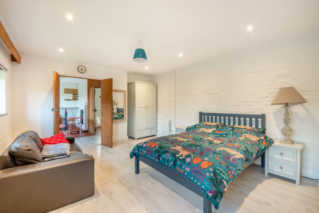 Additional image 10 of 7 bed detached house for saleWatergate Lane, Bulford, Salisbury SP4