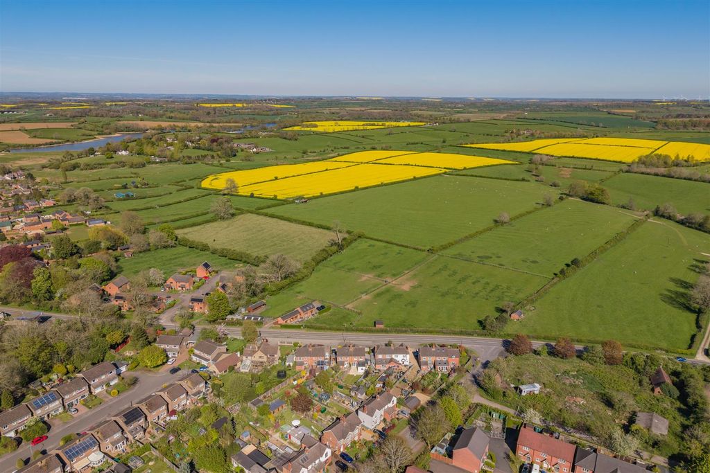 Additional image 23 of 3 bed semi-detached house for sale- Northampton Road, Welford NN6