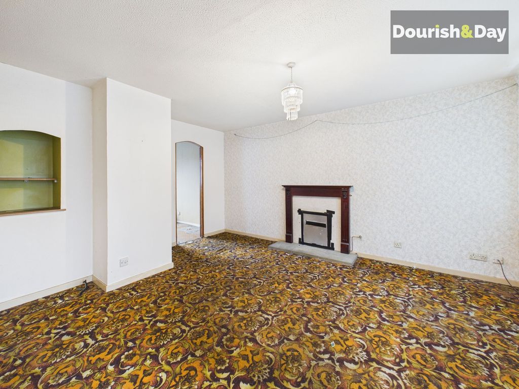 3 bed terraced house for saleGorsebrook Leys, Doxey, Stafford ST16 photo 2