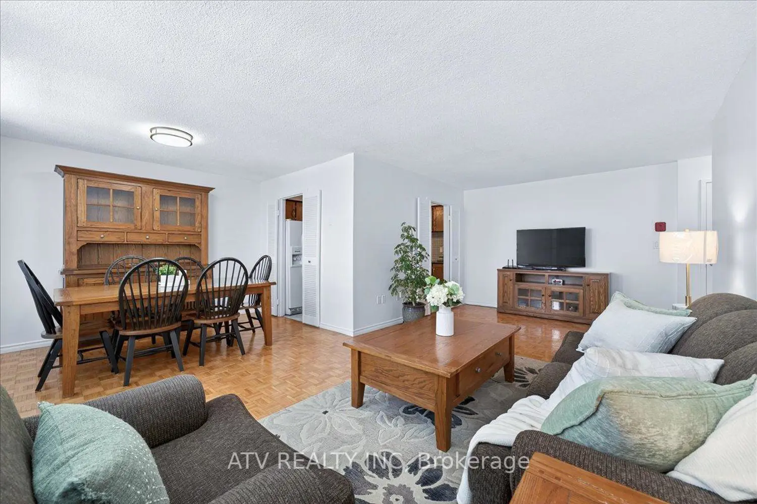 Additional image 4 of 151 La Rose Avenue 804