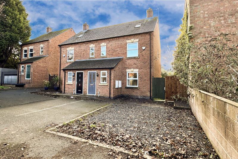 3 bed semi-detached house for saleGibson Close, Shepshed LE12