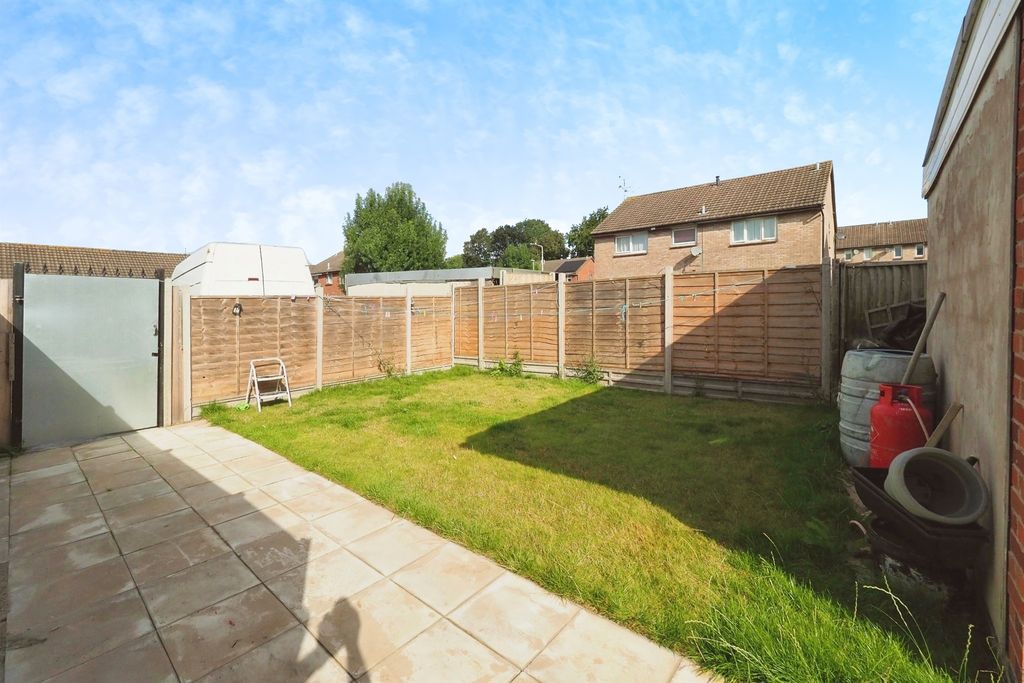 Additional image 15 of 4 bed semi-detached house for saleMarsh Close, Leicester LE4