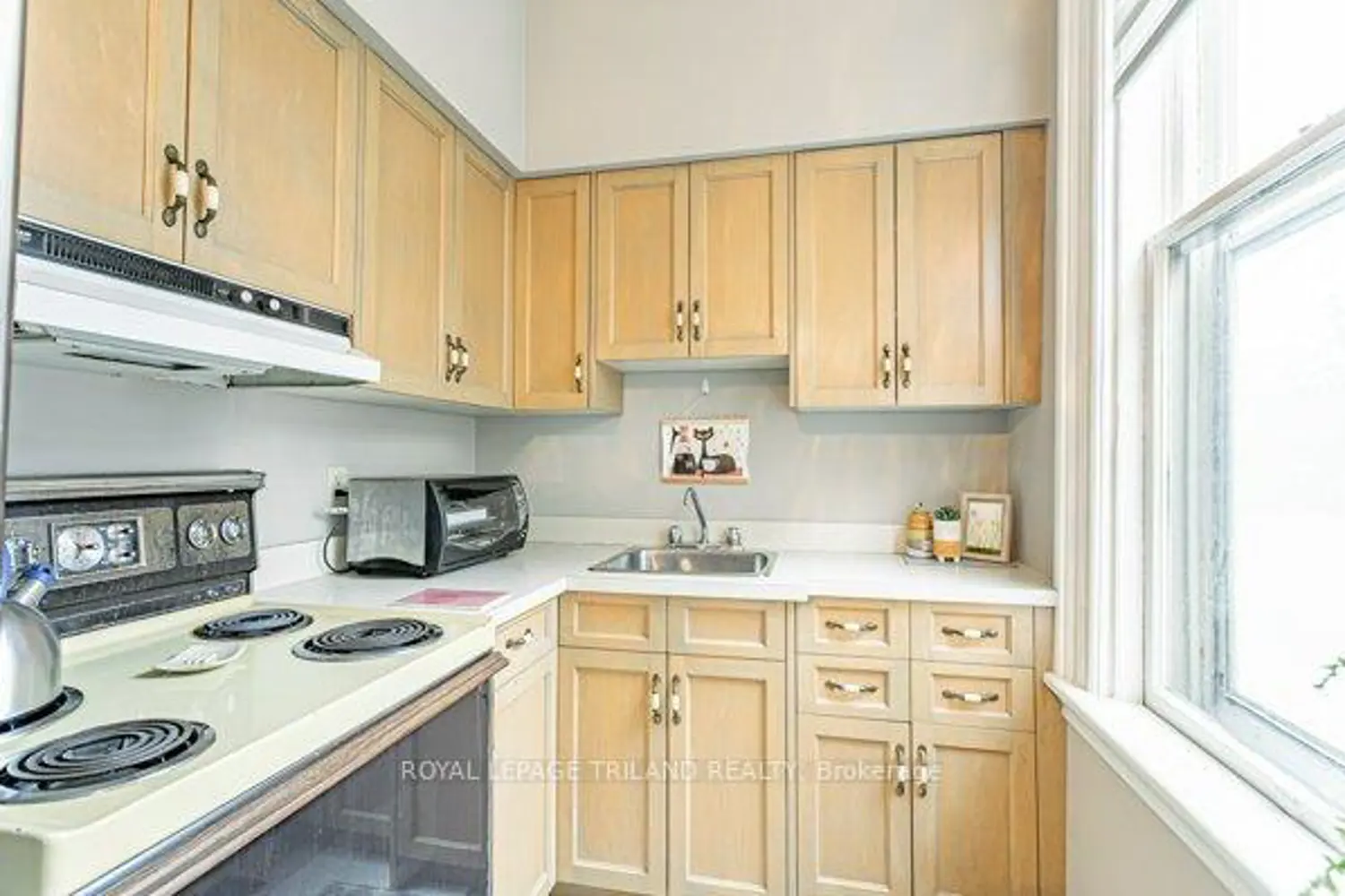Additional image 8 of 848 Dundas Street