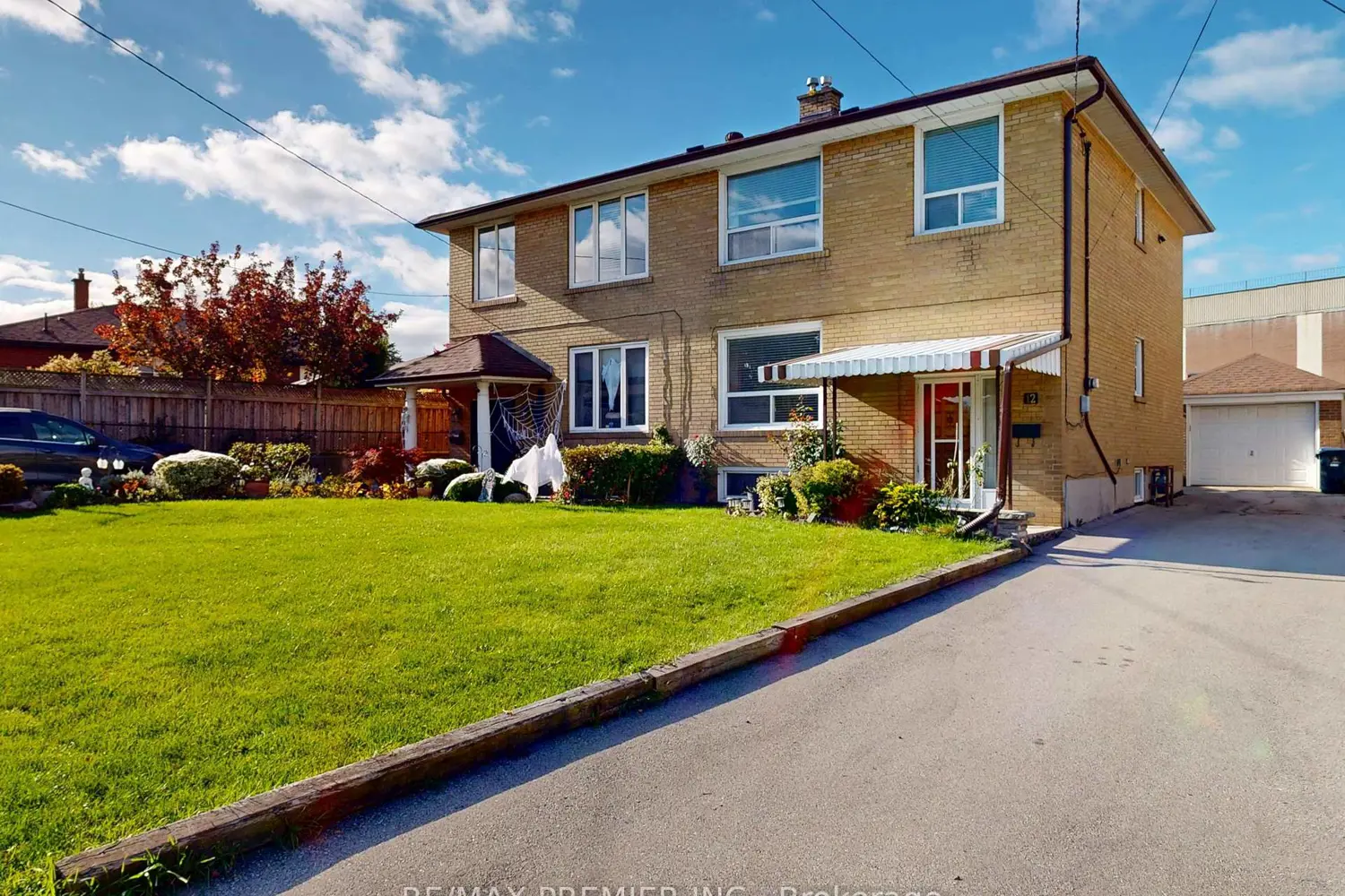 12 Sonnet Court