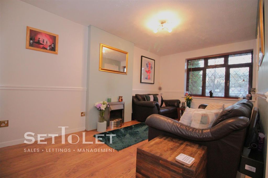 Additional image 4 of 3 bed link detached house for saleYarrow Close, Hamilton, Leicester LE5