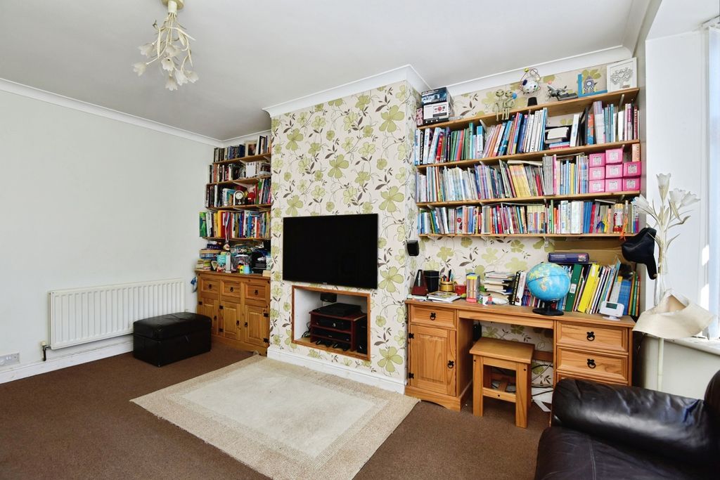 Additional image 4 of 3 bed semi-detached house for saleHollinshead Avenue, Newcastle, Staffordshire ST5