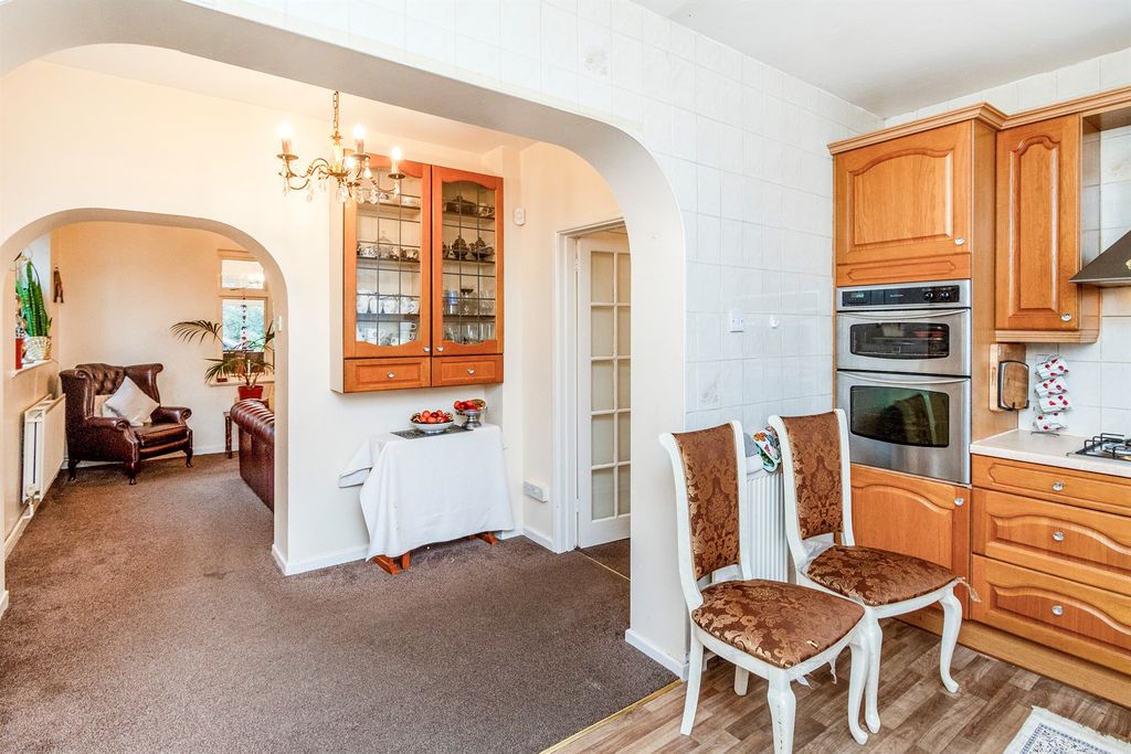 Additional image 8 of 3 bed detached house for saleYork Avenue, Finchfield, Wolverhampton WV3
