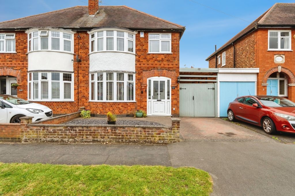 3 bed semi-detached house for saleCliffwood Avenue, Birstall, Leicester, Leicestershire LE4
