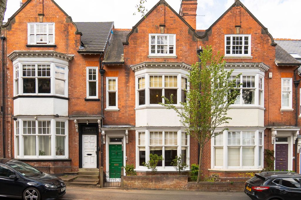 5 bed terraced house for saleAlexandra Road, Stoneygate LE2