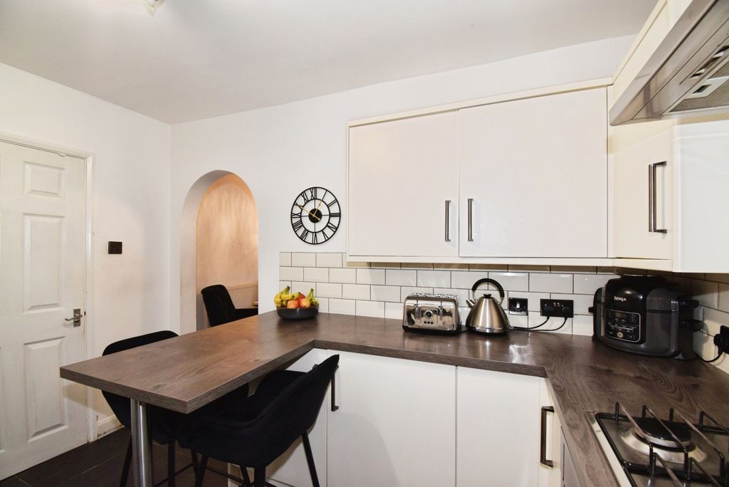 Additional image 7 of 3 bed semi-detached house for saleStonehill Avenue, Birstall, Leicester LE4