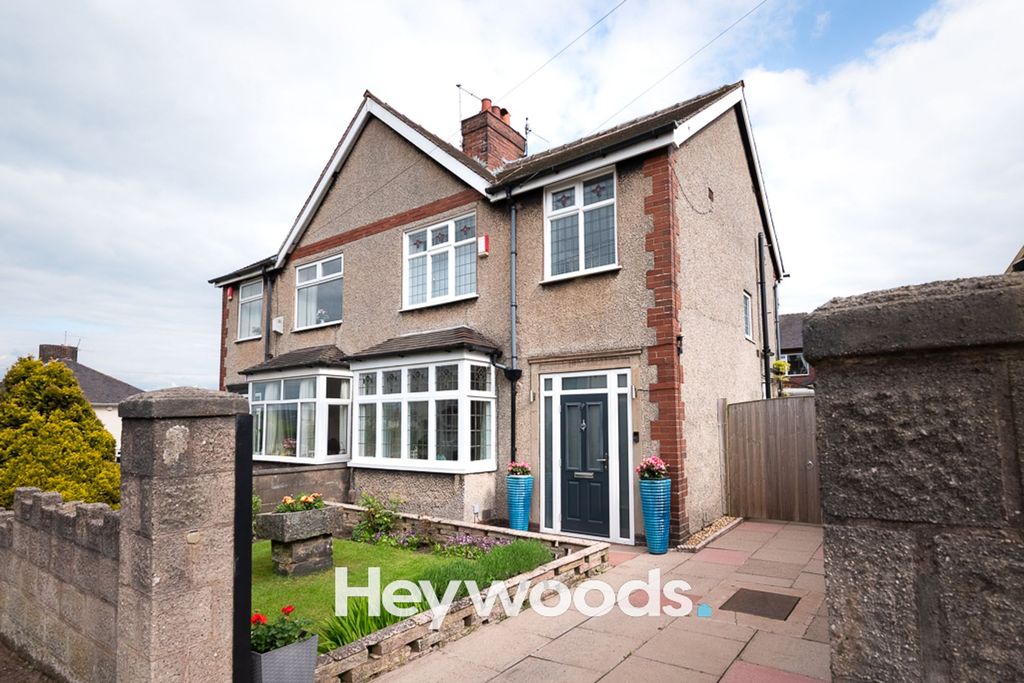 3 bed semi-detached house for saleElaine Avenue, Burslem, Stoke On Trent ST6