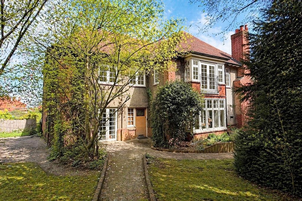 4 bed detached house for saleOakfield Road, Stoneygate, Leicester LE2