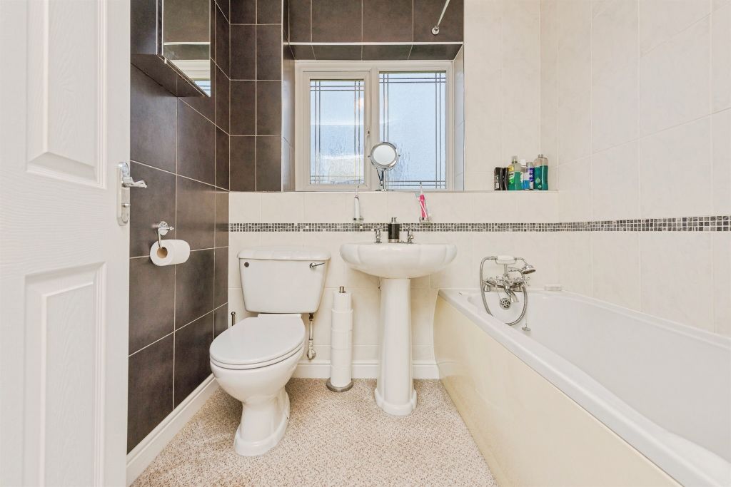 Additional image 18 of 4 bed detached house for saleLakeland Drive, Wilnecote, Tamworth B77