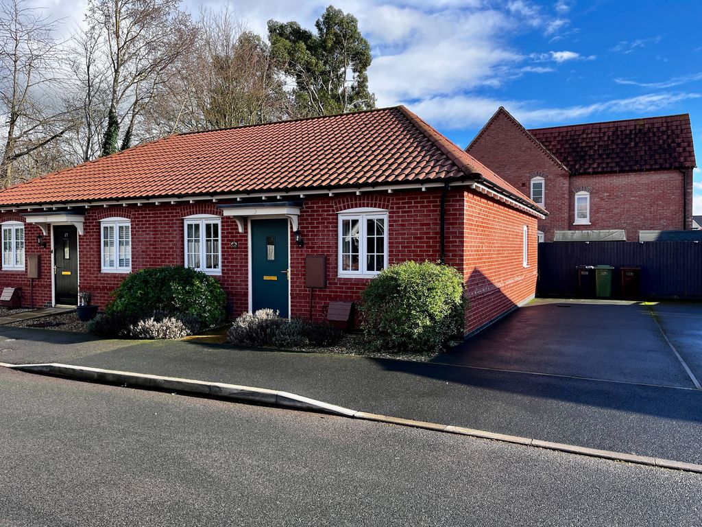 2 bed semi-detached bungalow for saleDaisy Close, Queniborough, Leicester, Leicestershire LE7