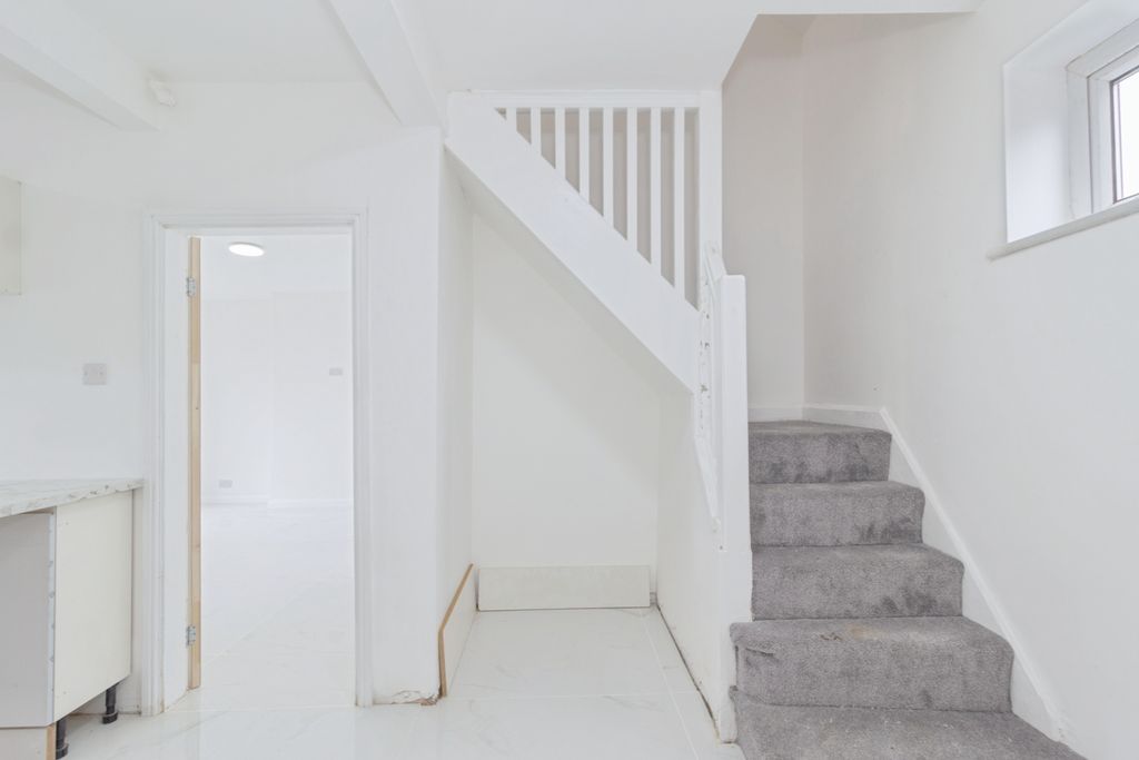 Additional image 2 of 3 bed semi-detached house for saleHockley Farm Road, Leicester LE3