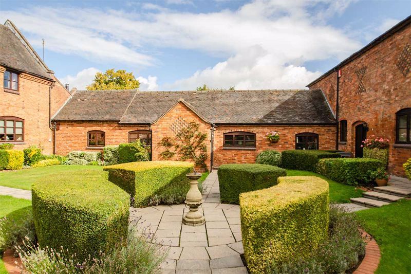 2 bed mews for saleOlde Barn House Mews, Hill Top, Longdon Green WS15