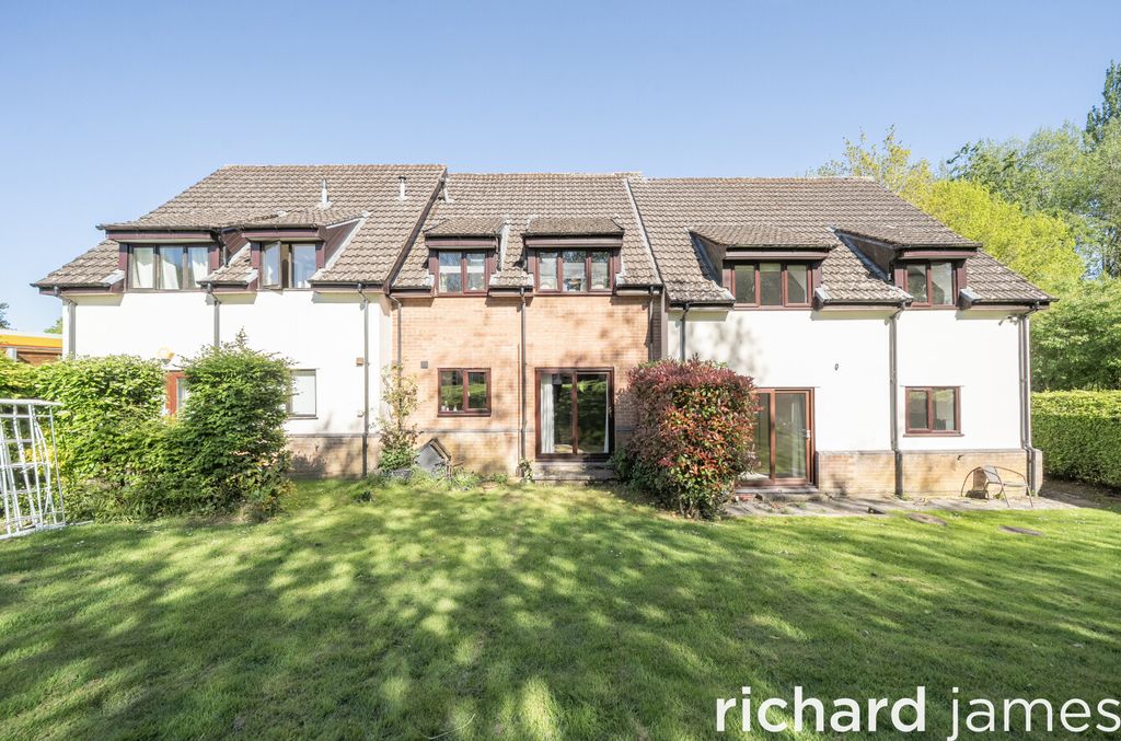Additional image 11 of 2 bed flat for saleThe Birches, Marlborough Road, Old Town SN3