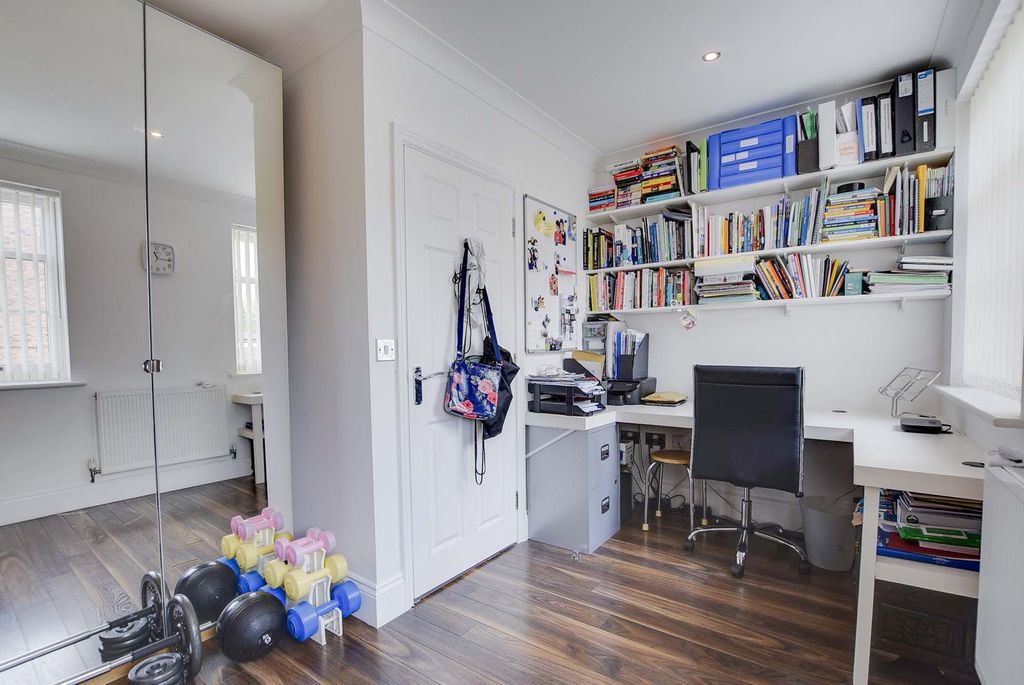 Additional image 13 of 4 bed semi-detached house for saleOrchard Close, Scraptoft, Leicester LE7