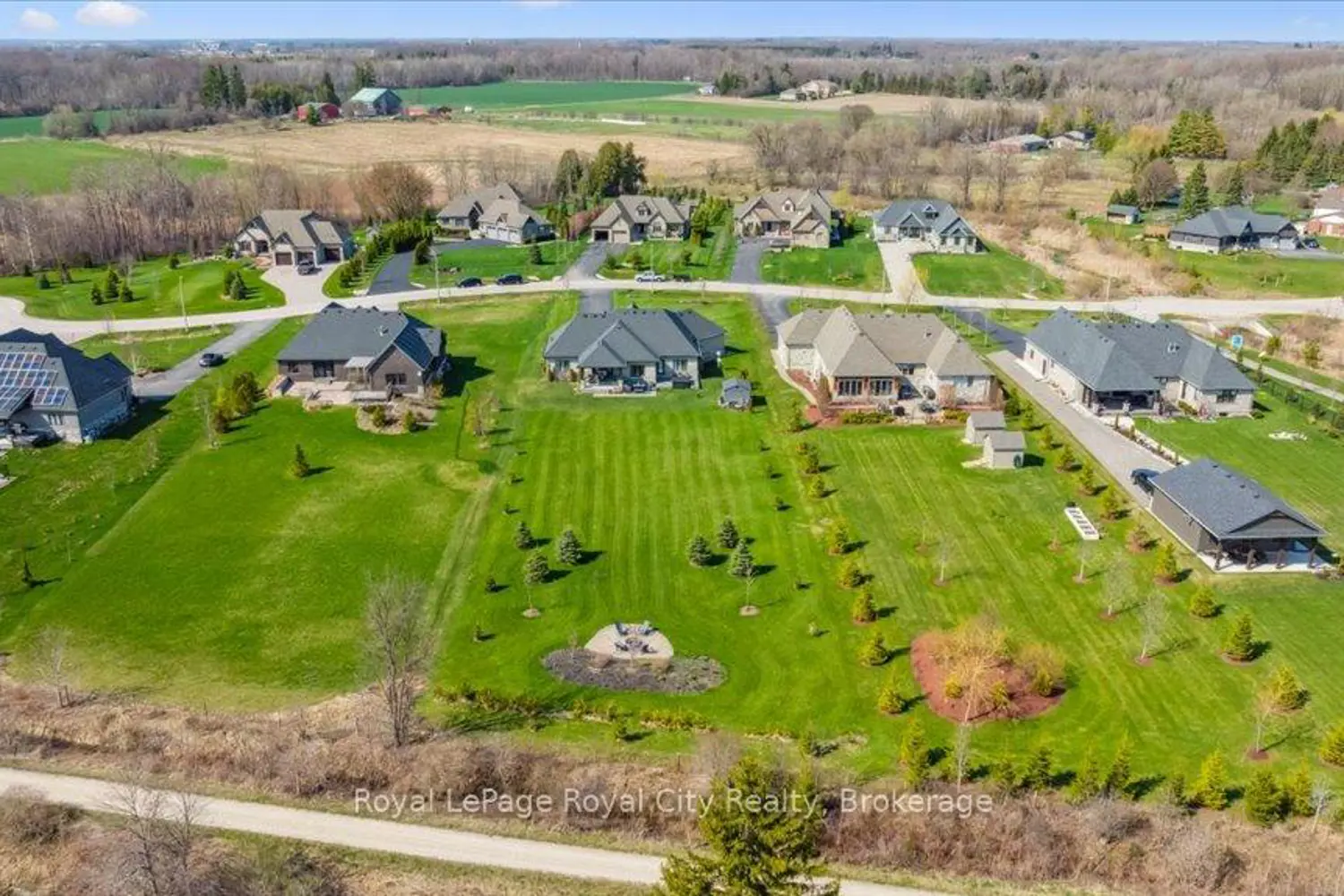 51 Ariss Glen Drive photo 2
