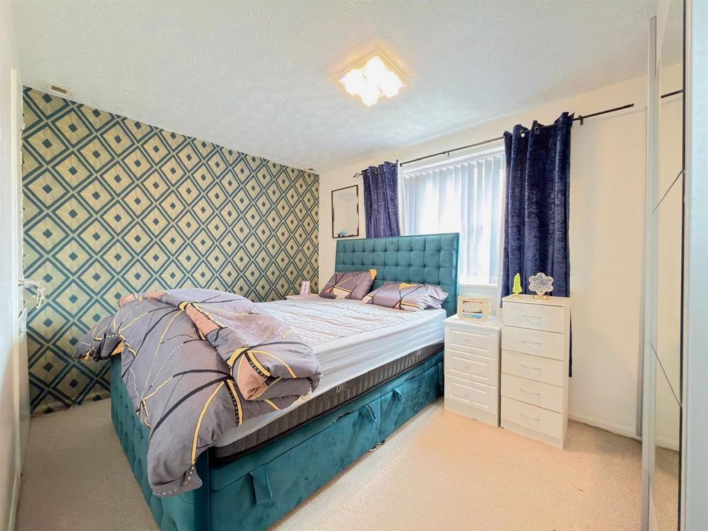 Additional image 8 of 3 bed town house for saleCranesbill Road, Hamilton, Leicester LE5