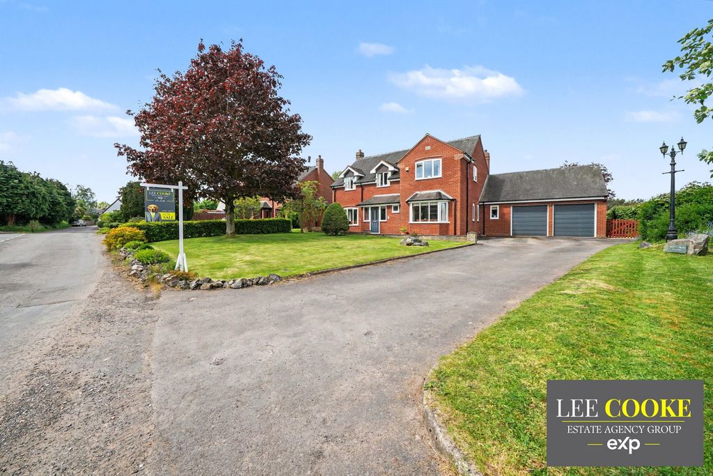 4 bed detached house for saleBickford Road, Lapley, Stafford ST19