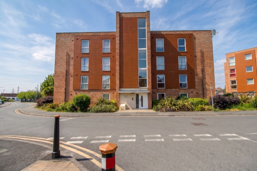2 bed flat for salePavilion Close, Leicester, Leicestershire LE2