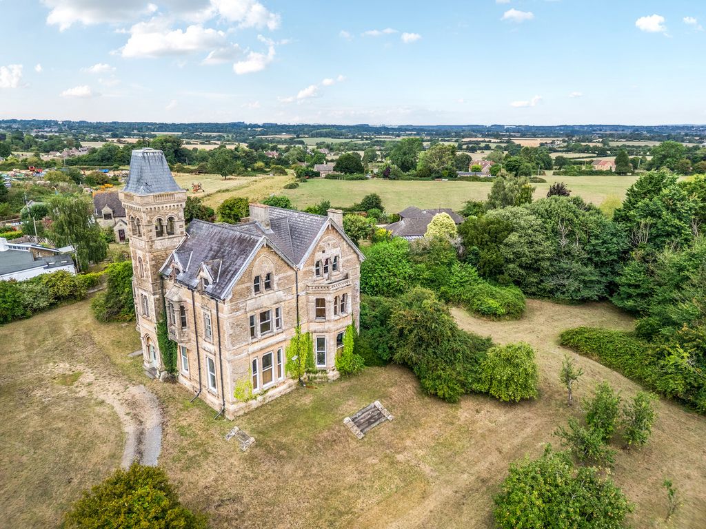 6 bed country house for saleChapel Knapp, Corsham SN13