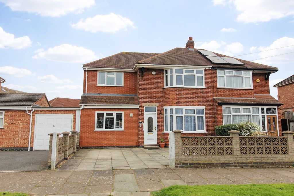 4 bed semi-detached house for saleGlencoe Avenue, Rushey Mead LE4