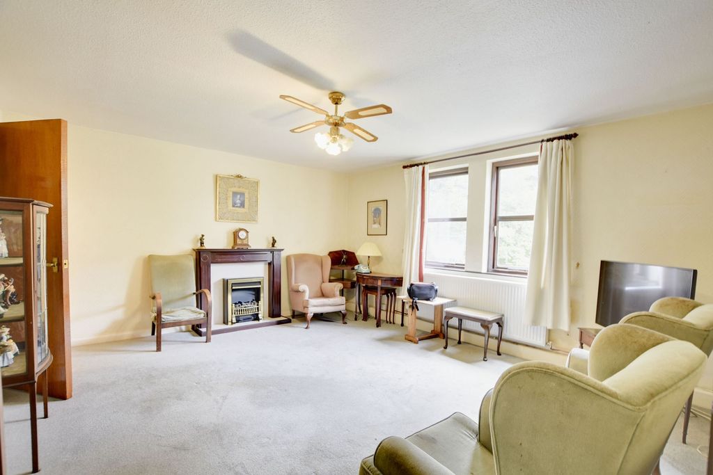 Additional image 2 of 2 bed flat for saleSt. Marys Road, Clarendon Park, Leicester LE2