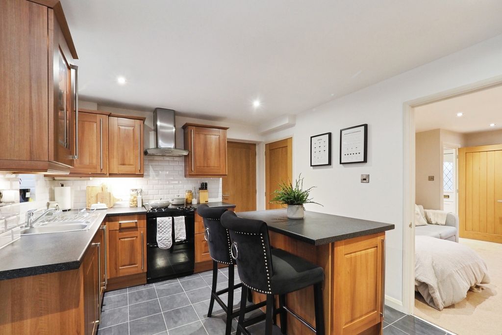 Additional image 6 of 3 bed link detached house for saleGoodwood Close, Stretton, Burton-On-Trent, Staffordshire DE13