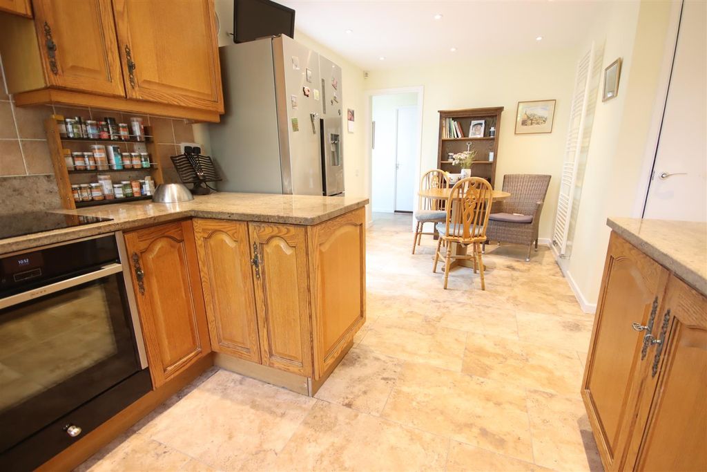Additional image 7 of 4 bed detached house for saleHedge Row, Chippenham SN15