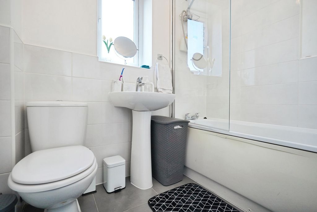 Additional image 13 of 3 bed detached house for saleCascade Close, Burton-On-Trent, Staffordshire DE14