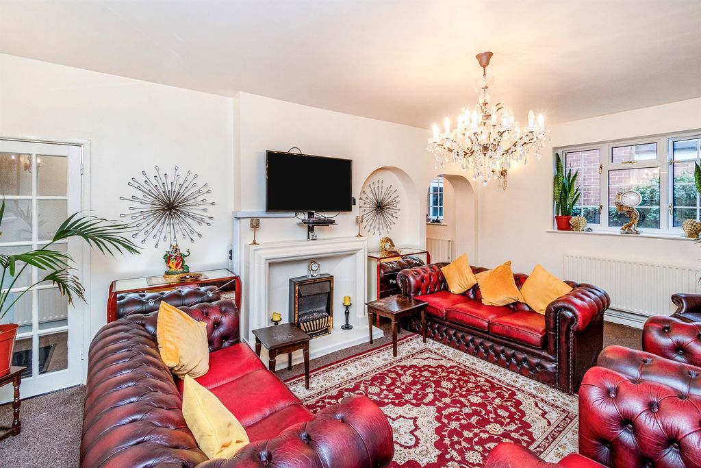 Additional image 5 of 3 bed detached house for saleYork Avenue, Finchfield, Wolverhampton WV3