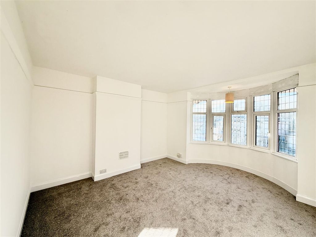Additional image 13 of 5 bed semi-detached house for saleClarke Grove, Birstall, Leicester LE4