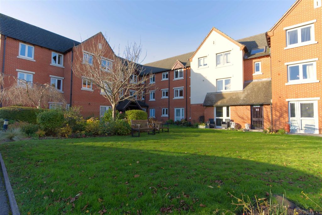 1 bed flat for saleCurie Close, Rugby CV21