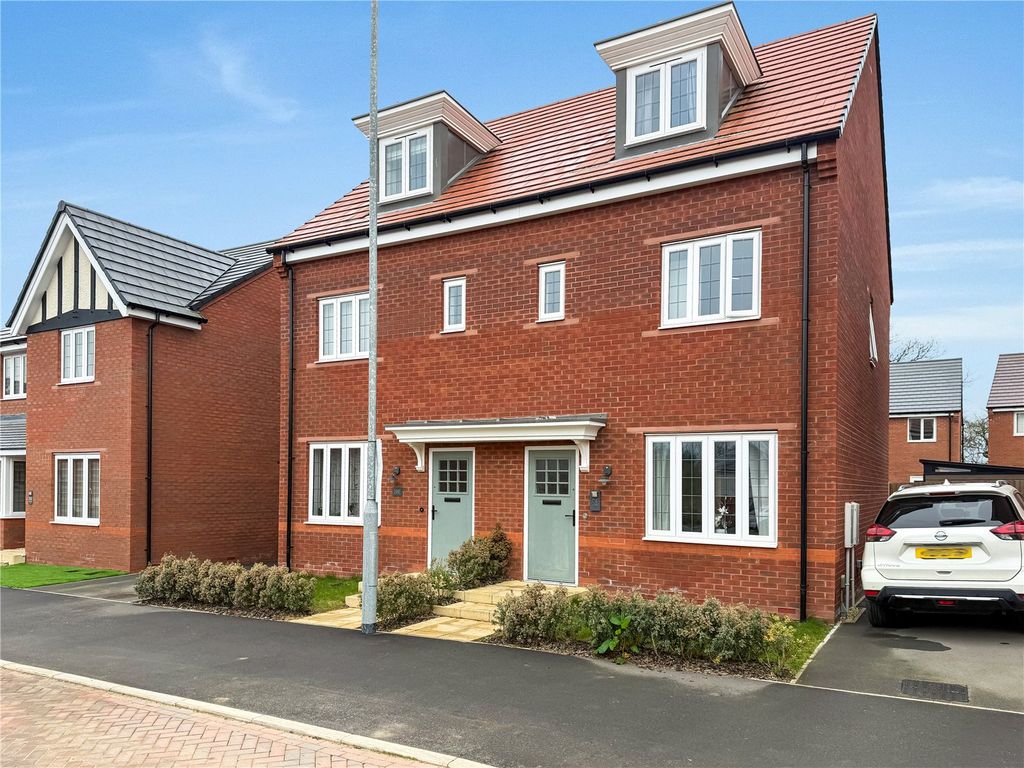 3 bed semi-detached house for saleJamie Marcus Way, Oadby, Leicester, Leicestershire LE2