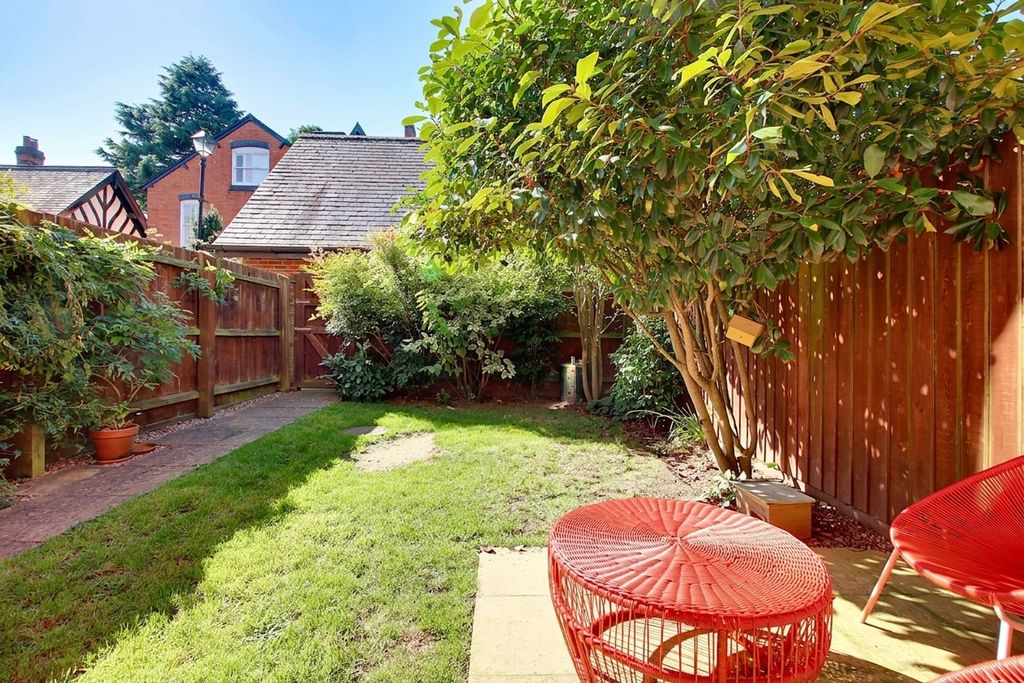 4 bed terraced house for saleScholars Walk, Leicester LE2 photo 4