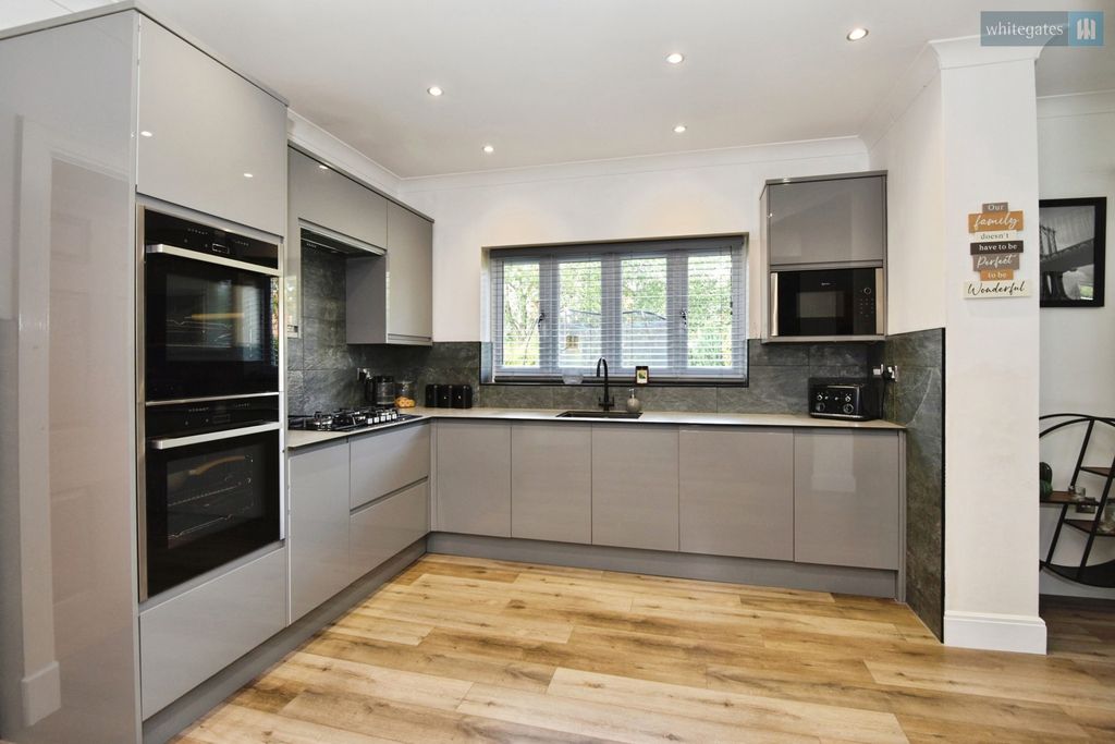 Additional image 23 of 7 bed detached house for saleHampstead Drive, Weston, Crewe, Cheshire CW2