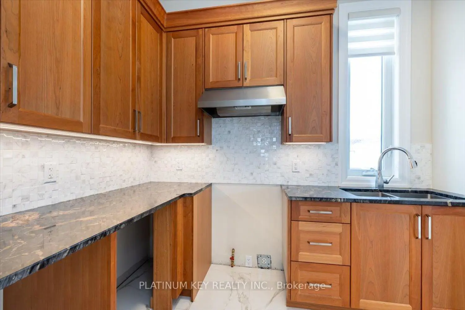 Additional image 3 of 7 Edgeview Crescent