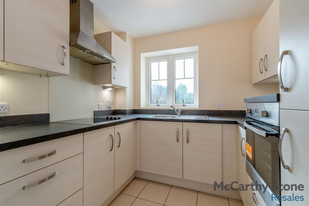 Additional image 12 of 1 bed flat for saleWolsey Court, Knighton Park Road, Leicester LE2