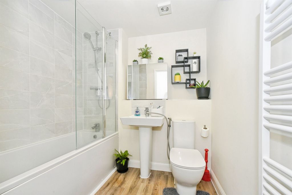 Additional image 13 of 2 bed flat for saleSemington Strand, Swindon SN1