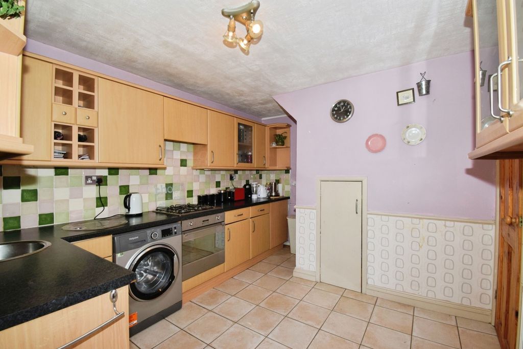 Additional image 14 of 3 bed semi-detached house for saleKent Crescent, Wigston, Leicestershire LE18