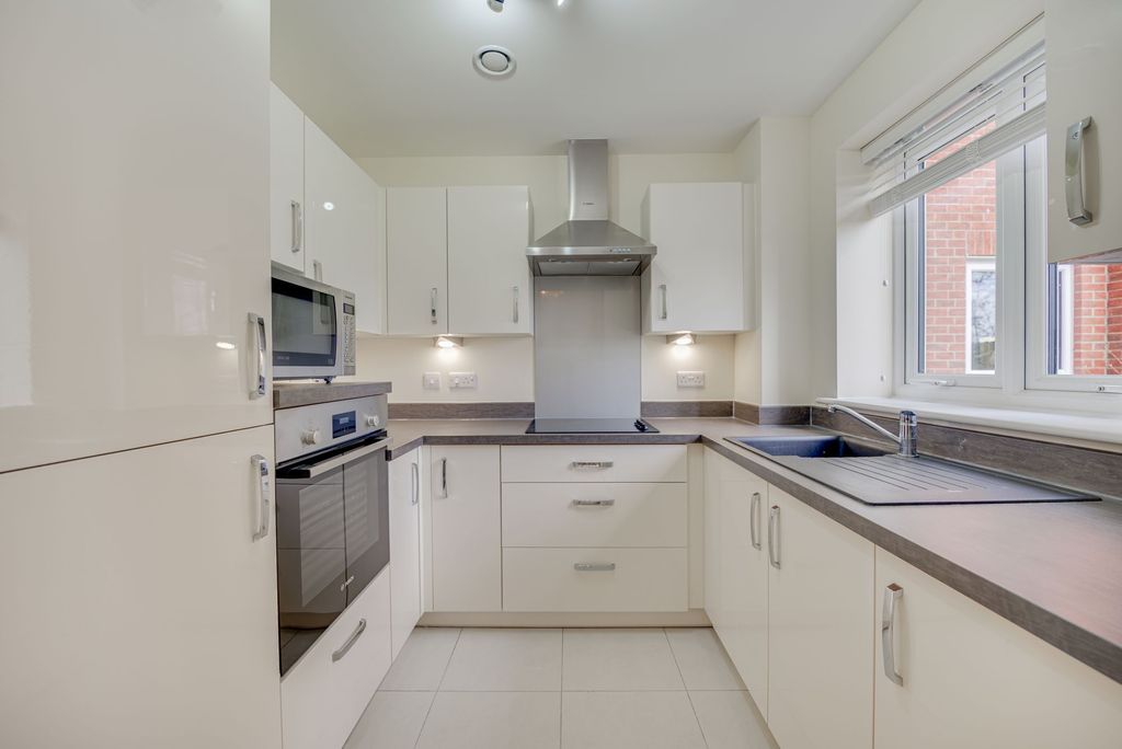 Additional image 4 of 1 bed flat for saleCedar Avenue, Alsager ST7
