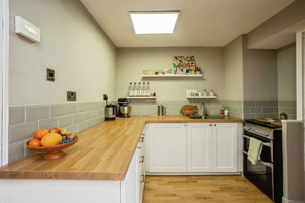 Additional image 4 of 4 bed semi-detached house for saleLawrence Way, Loughborough, Leicestershire LE11