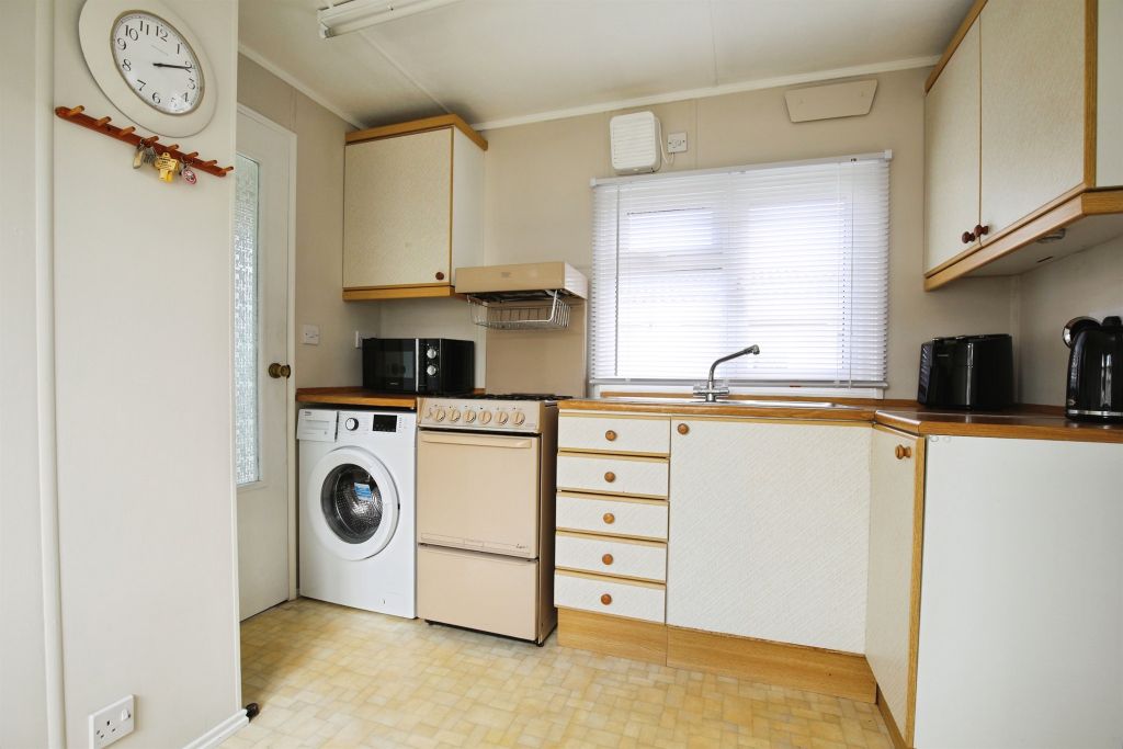 Additional image 3 of 1 bed mobile/park home for saleHolders Road, Amesbury, Salisbury SP4