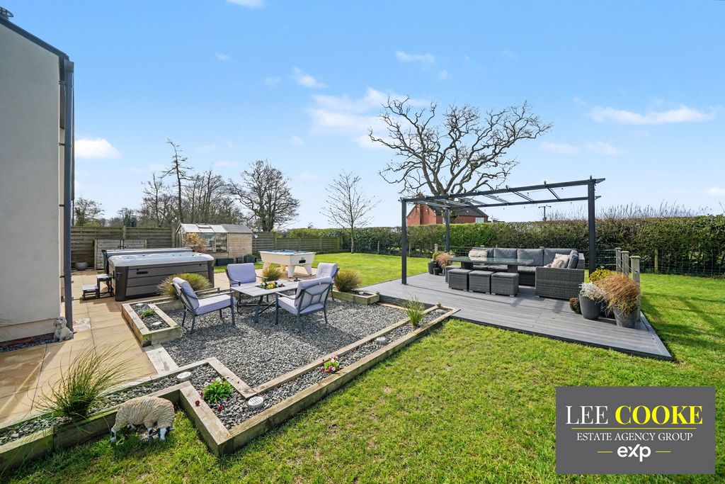 3 bed barn conversion for saleThe Beeches, New Road ST20 photo 5