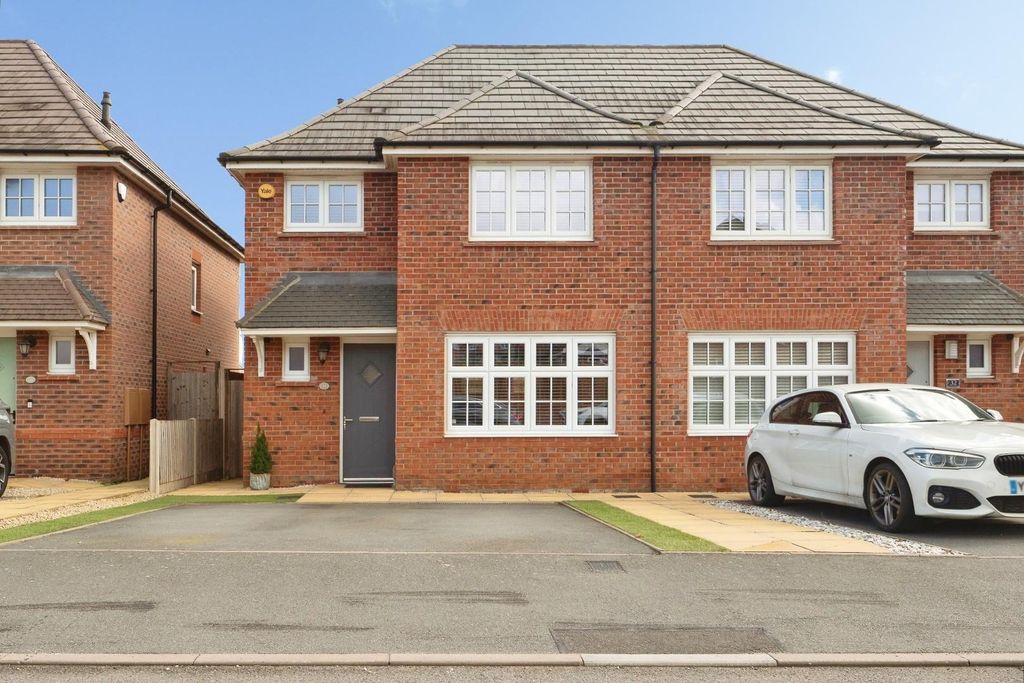 3 bed semi-detached house for saleBoundary Drive, Amington, Tamworth B77